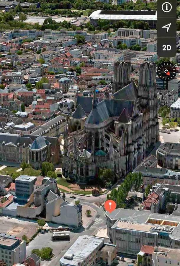 Апартаменты Loft Des Sacres - Vue Unique Sur La Cathedrale Реймс Экстерьер фото